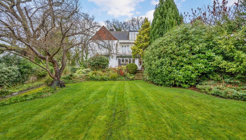 Southwood Avenue, Coombe, Kingston upon Thames KT2