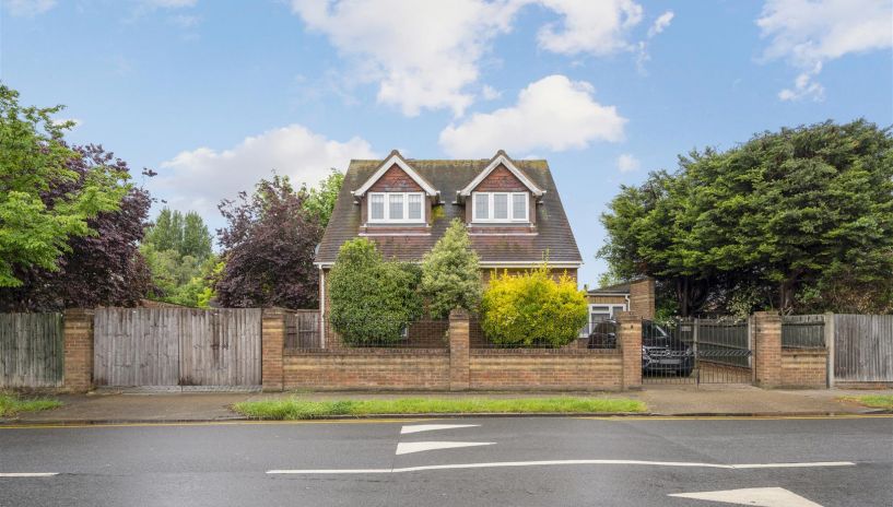 Windermere Avenue, Merton Park, SW19