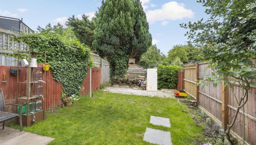 Seaforth Avenue, Motspur Park, KT3