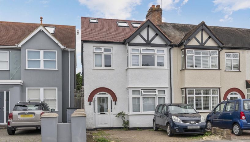 Seaforth Avenue, Motspur Park, KT3