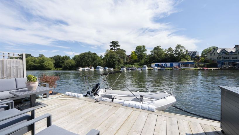 River Ash Estate, Shepperton