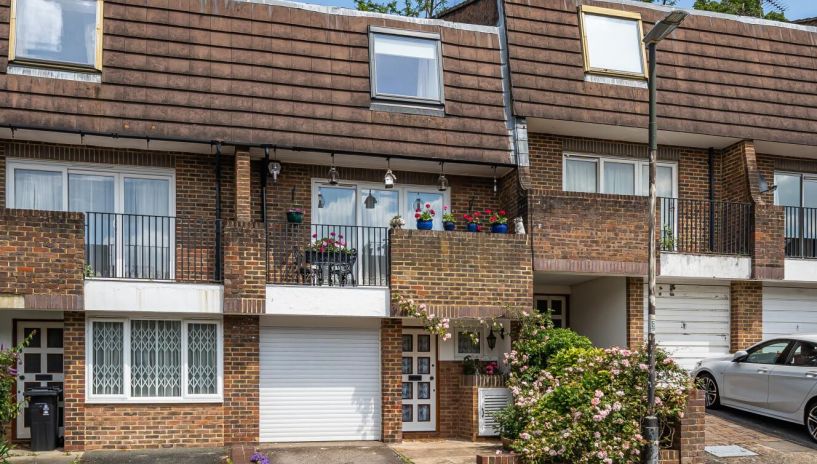 Heights Close, West Wimbledon, SW20